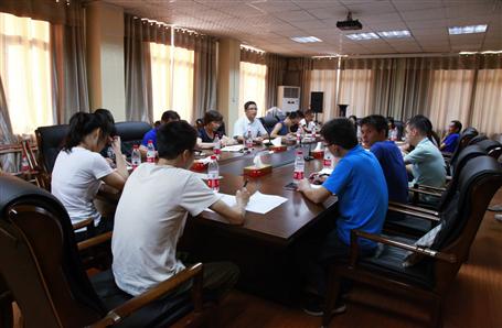 交流總結(jié)，提高財(cái)務(wù)水平