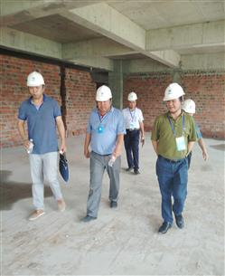 集團(tuán)公司安全生產(chǎn)檢查組到河池市職業(yè)教育中心學(xué)校項(xiàng)目開展安全生產(chǎn)大檢查