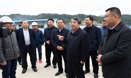 吳煒到三江縣古宜鎮(zhèn)第三初級中學(xué)項(xiàng)目檢查指導(dǎo)