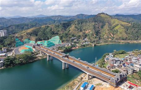 【奮戰(zhàn)四季度·決勝全年穩(wěn)】三江宜陽大橋通車！