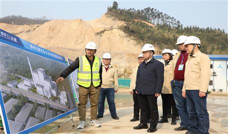 覃振華到冶建桂華分公司承建項(xiàng)目開(kāi)展安全生產(chǎn)質(zhì)量大檢查