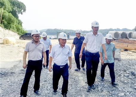 唐峰、何勇到桂東分公司項(xiàng)目開展2023年第二季度安全生產(chǎn)質(zhì)量綜合大檢查暨“圍墻內(nèi)圍墻外”和“以包代管”專項(xiàng)檢查