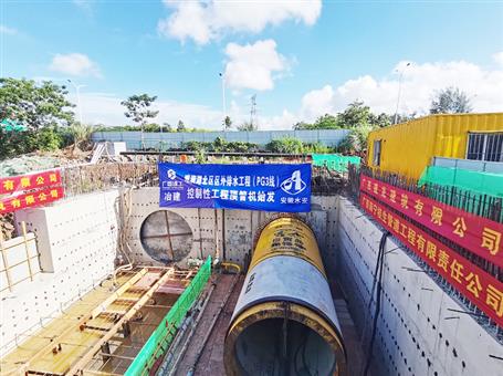 冶建第三分公司?？谑许椖恐?5噸超徑頂管機精準(zhǔn)定位