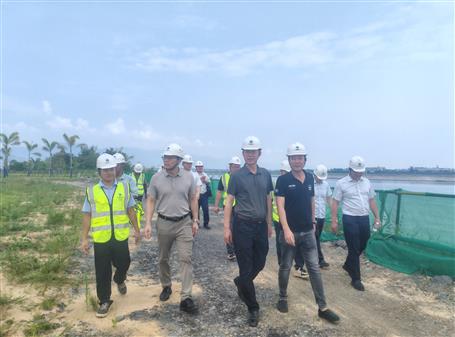 何勇到第五分公司桂平項目開展三季度暨節(jié)前安全生產(chǎn)質(zhì)量綜合大檢查